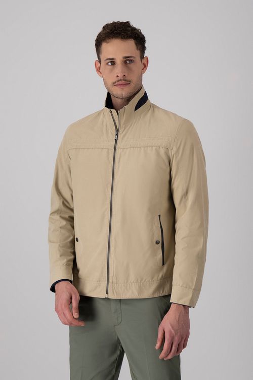 Chamarra Ligera Regular Fit