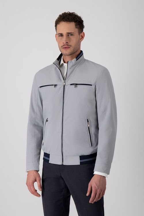 Chamarra Ligera Regular Fit