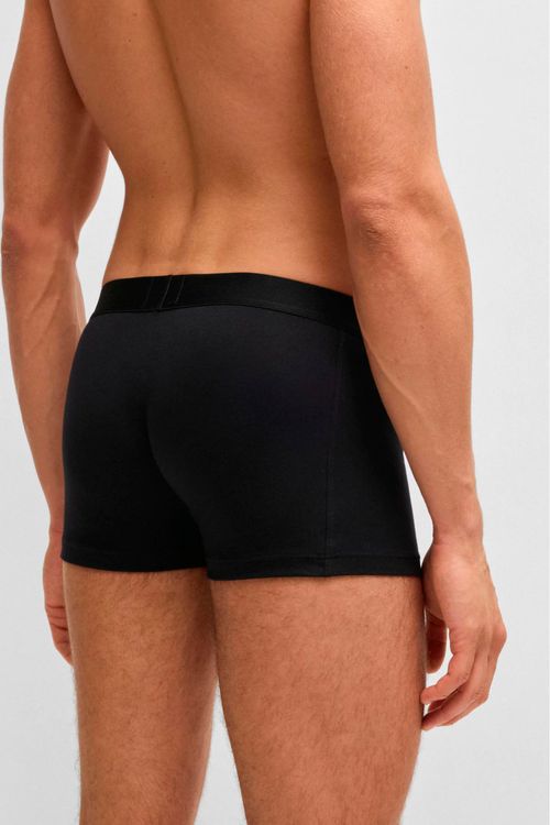 Paquete de tres calzoncillos de algodón elástico con logo en la cintura