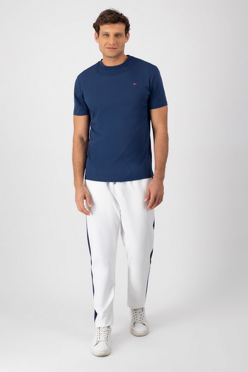 Playera Bordado tricolor Contemporary Fit