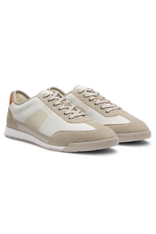 Tenis De Varios Materiales Con Suela Estriada